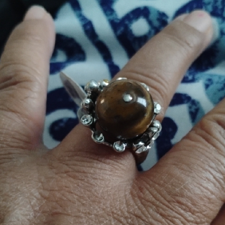 Elegant Silver And Brown Statement Ring
